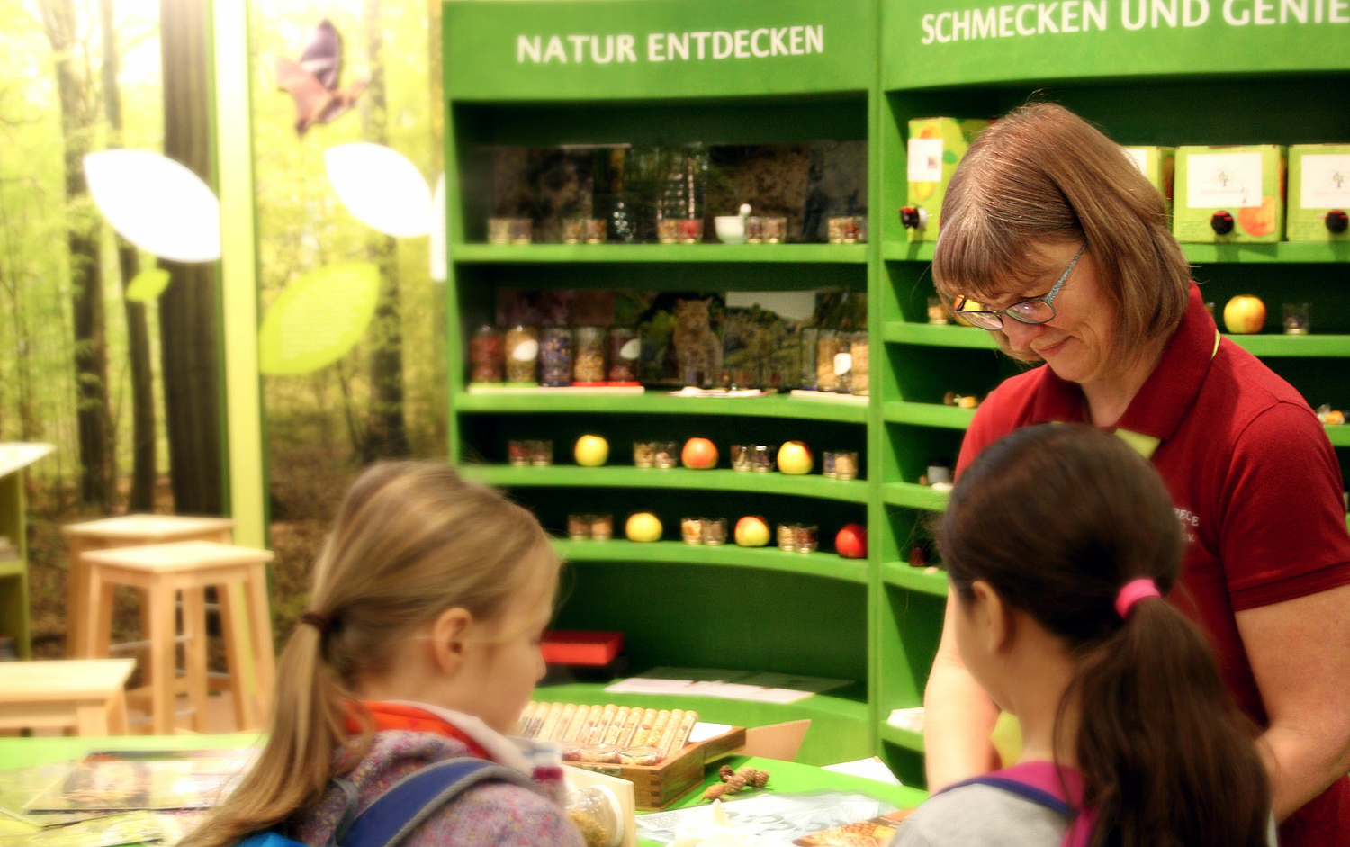 Grüne Woche Berlin 2017 – Naturstiftung DAVID – Messestand Messestand für die Hohe Schrecke zur Internationalen Grünen Woche 2017 (© Papenfuss | Atelier)