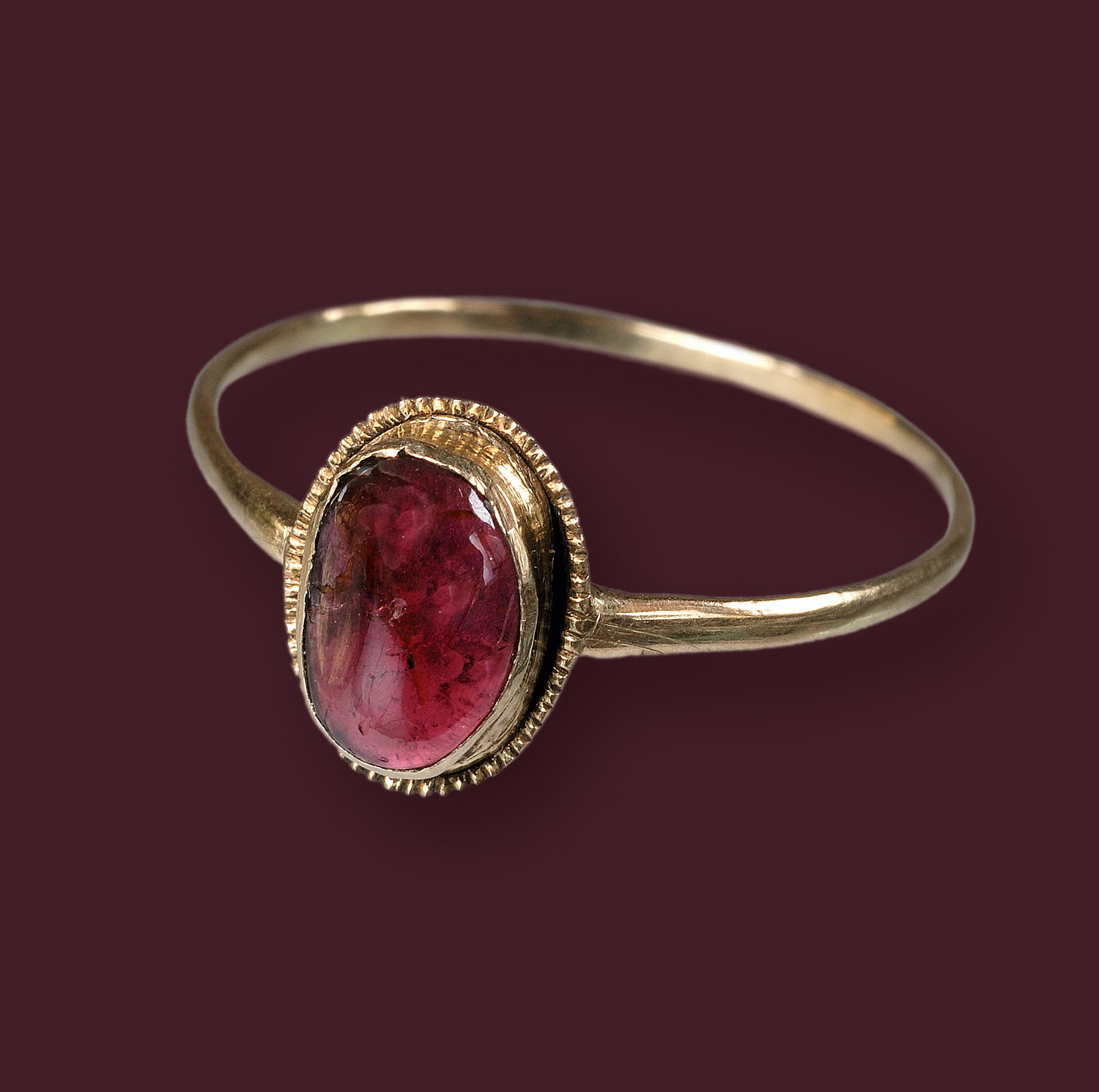 Jüdisches Leben – Ring aus Erfurter Schatz Das Foto zeigt einen Ring aus dem Erfurter Schatz. (für Netzwerk Jüdisches Leben) (© Papenfuss | Atelier)