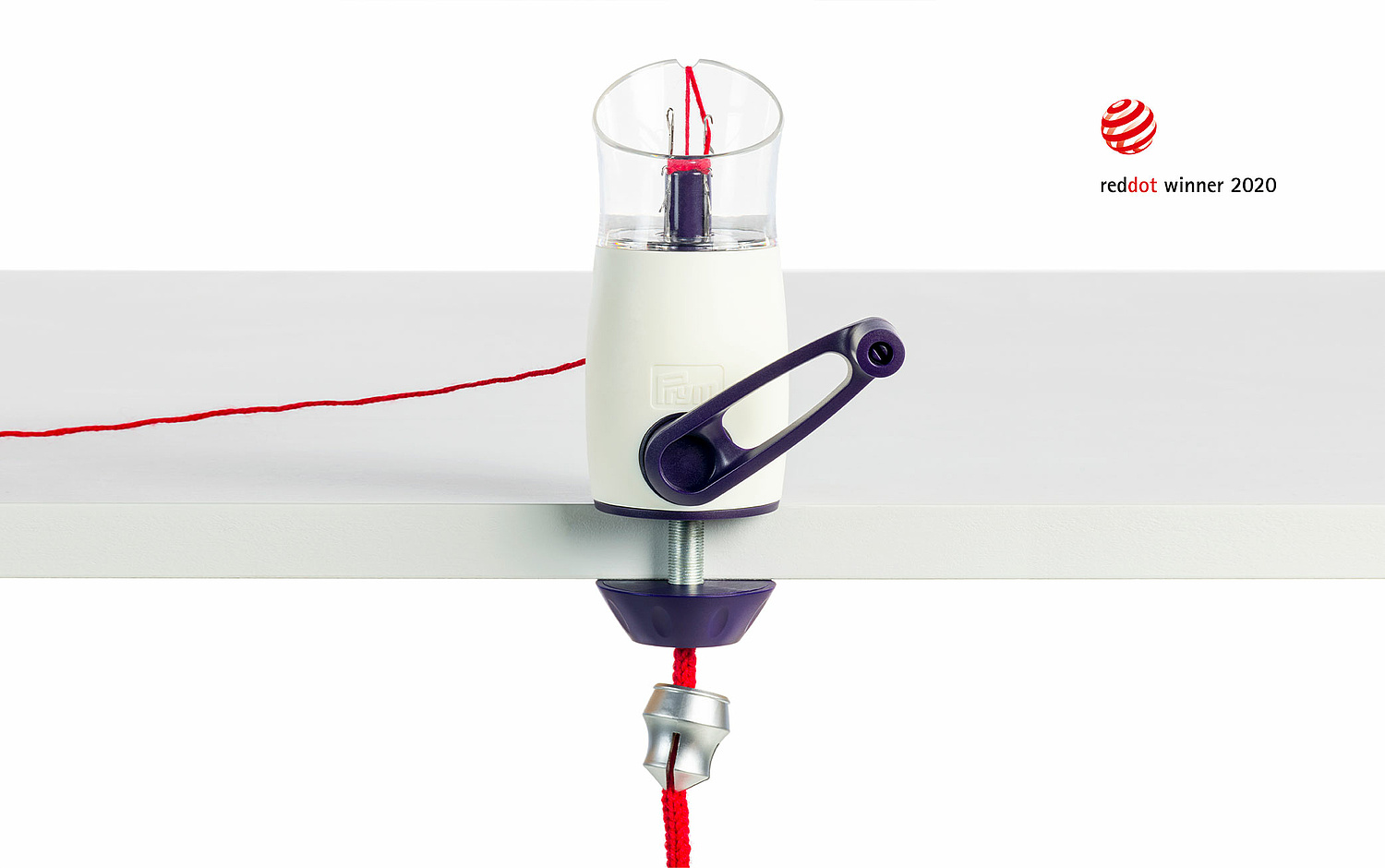 Prym Strickmühle Comfort Twist Mit der Strickmühle Comfort Twist lassen sich lange Strickschläuche herstellen: Mittels einer integrierten Zwinge wird die Strickmühle am Tisch fixiert. Der Wollfaden wird durch die Mühle hindurchgefädelt und an seinem Ende ein Gewicht befestigt. Das Gewicht sorgt dabei für einen gleichmäßigen Fadenzug. Nun kann das Kurbeln beginnen – ein perfekt ebenmäßiges Gestrick entsteht! (© Papenfuss | Atelier)